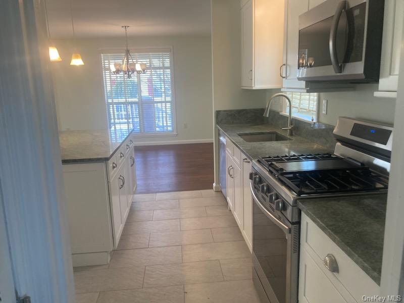 1661 Old Country Road, Unit 516 Riverhead, NY 11901 - Photo 7 of 24