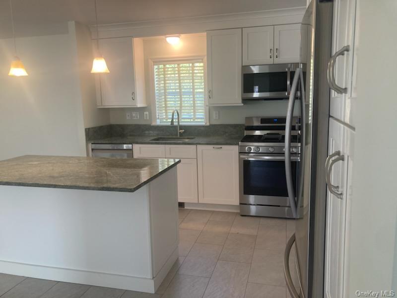 1661 Old Country Road, Unit 516 Riverhead, NY 11901 - Photo 8 of 24