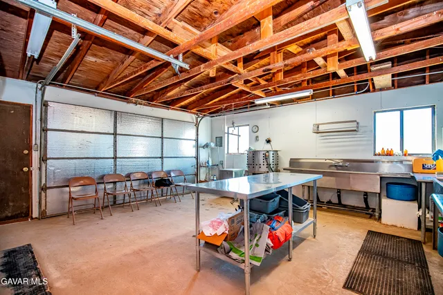 $1,500,000 | 45408 160th Street West, Lancaster, CA 93536