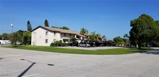 $1,140 | 1640 Orchid Boulevard, Unit 102, Cape Coral, FL 33904