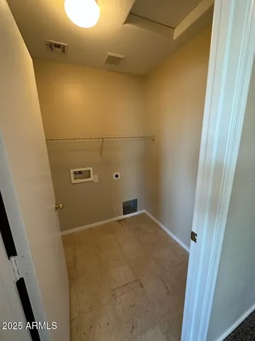 a view of utility room