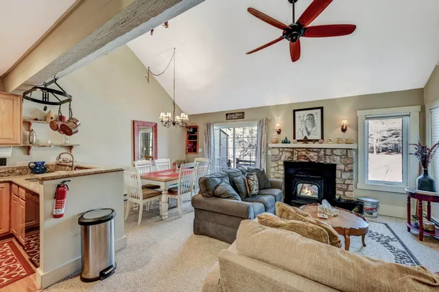 $199,900 | 390 Snow Ridge Cir Lake, Lake Harmony, PA 18624