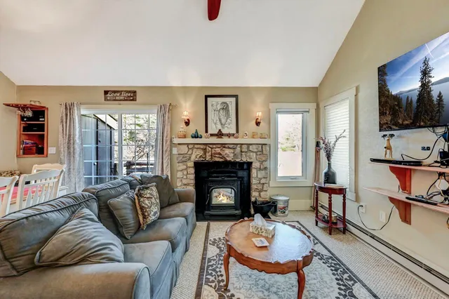 $199,900 | 390 Snow Ridge Cir Lake, Lake Harmony, PA 18624