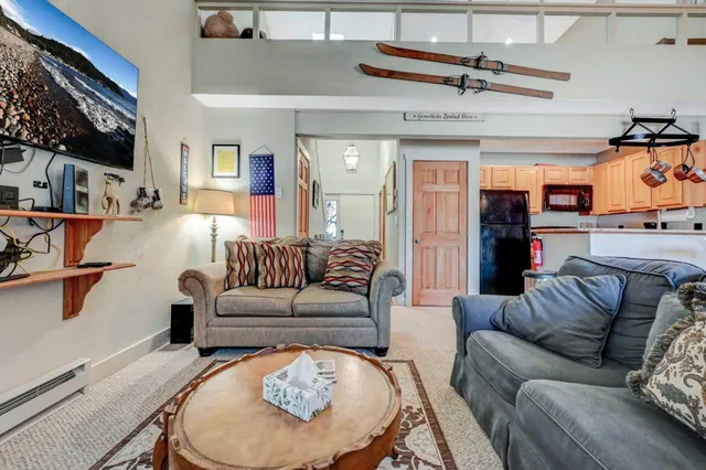 $199,900 | 390 Snow Ridge Cir Lake, Lake Harmony, PA 18624