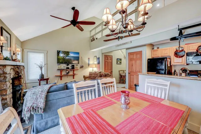 $199,900 | 390 Snow Ridge Cir Lake, Lake Harmony, PA 18624