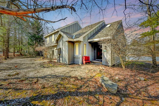 $199,900 | 390 Snow Ridge Cir Lake, Lake Harmony, PA 18624