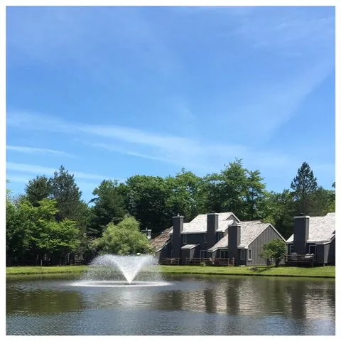 $199,900 | 390 Snow Ridge Cir Lake, Lake Harmony, PA 18624