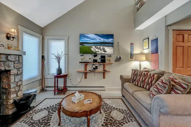 $199,900 | 390 Snow Ridge Cir Lake, Lake Harmony, PA 18624