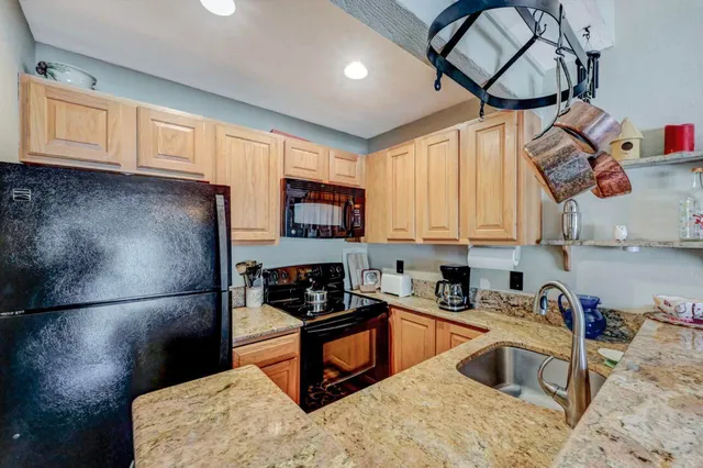 $199,900 | 390 Snow Ridge Cir Lake, Lake Harmony, PA 18624