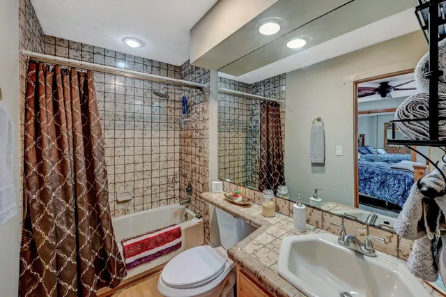 $199,900 | 390 Snow Ridge Cir Lake, Lake Harmony, PA 18624