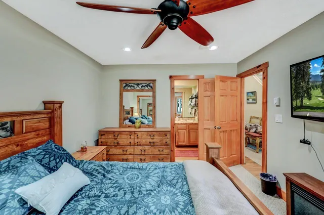 $199,900 | 390 Snow Ridge Cir Lake, Lake Harmony, PA 18624