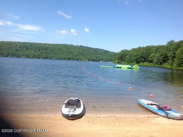 $199,900 | 390 Snow Ridge Cir Lake, Lake Harmony, PA 18624