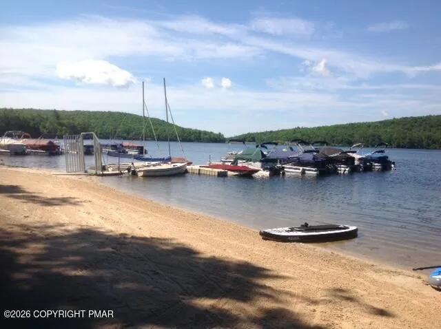 $199,900 | 390 Snow Ridge Cir Lake, Lake Harmony, PA 18624