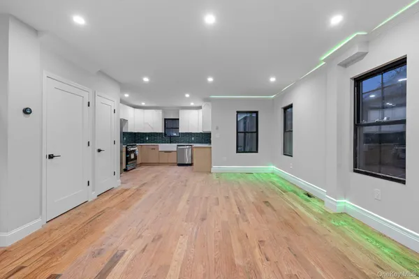 $899,888 | 138-12 233rd Street | Laurelton