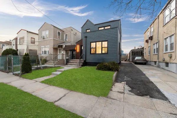 $899,888 | 138-12 233rd Street | Laurelton