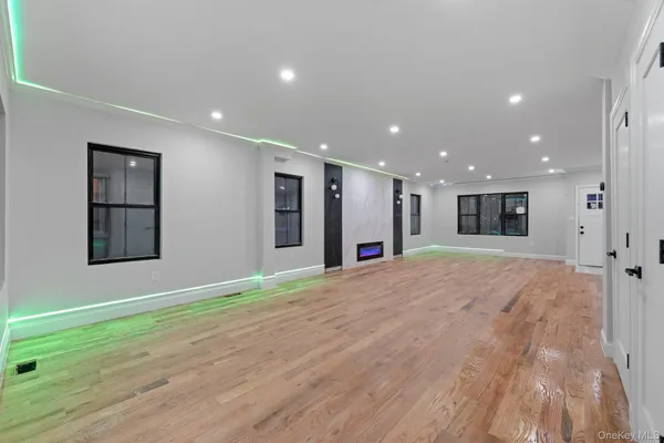 $899,888 | 138-12 233rd Street | Laurelton