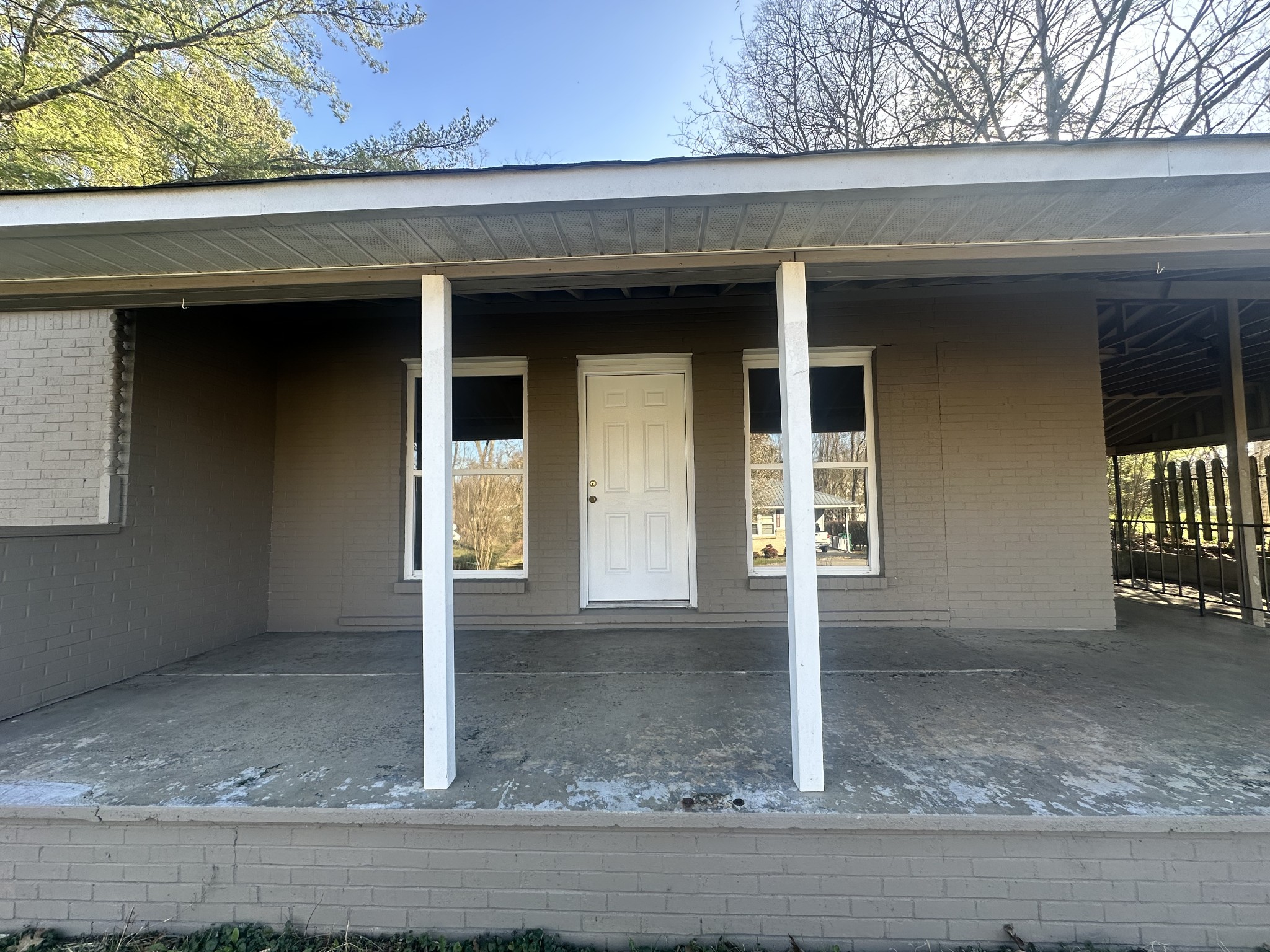 204 Ruby Street Winchester, TN 37398 - Photo 3 of 14 a front view of a house