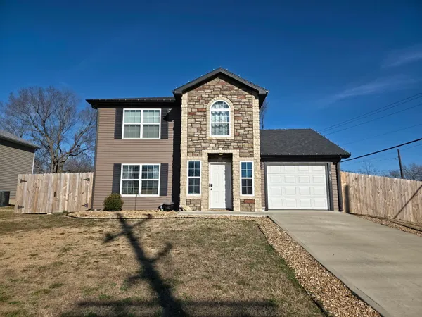 $252,000 | 105 West Craig Street, Stockton, MO 65785