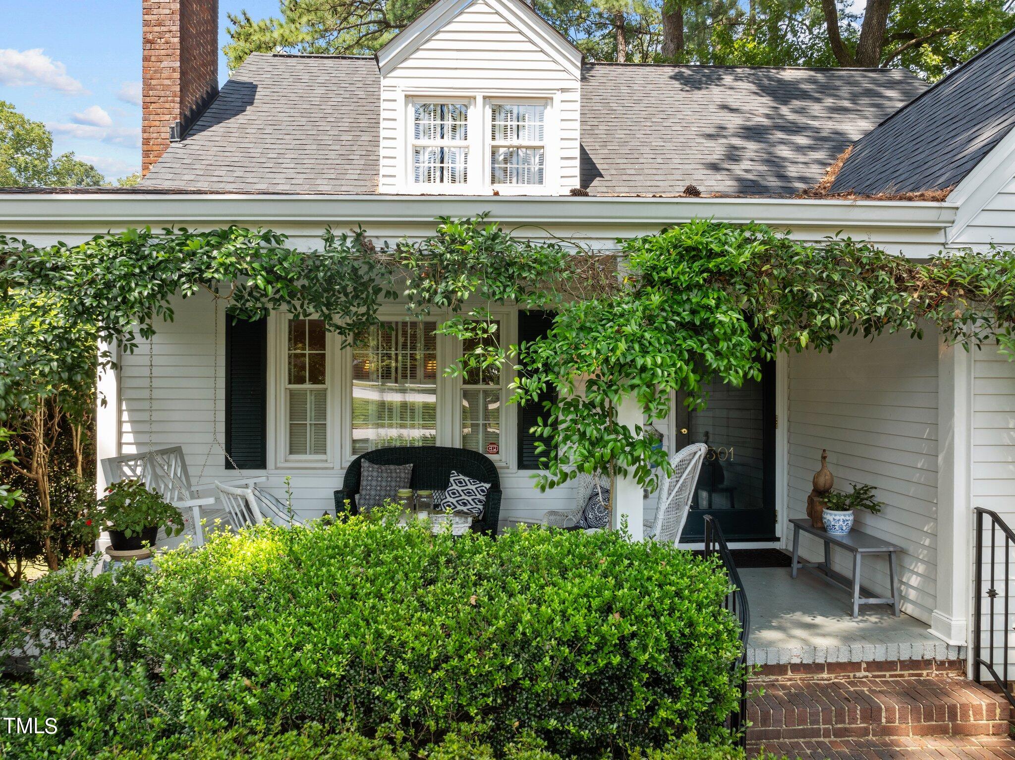 301 Hudson Street Raleigh, NC 27608 - Photo 4 of 36 5-web-or-mls-DJI_0044