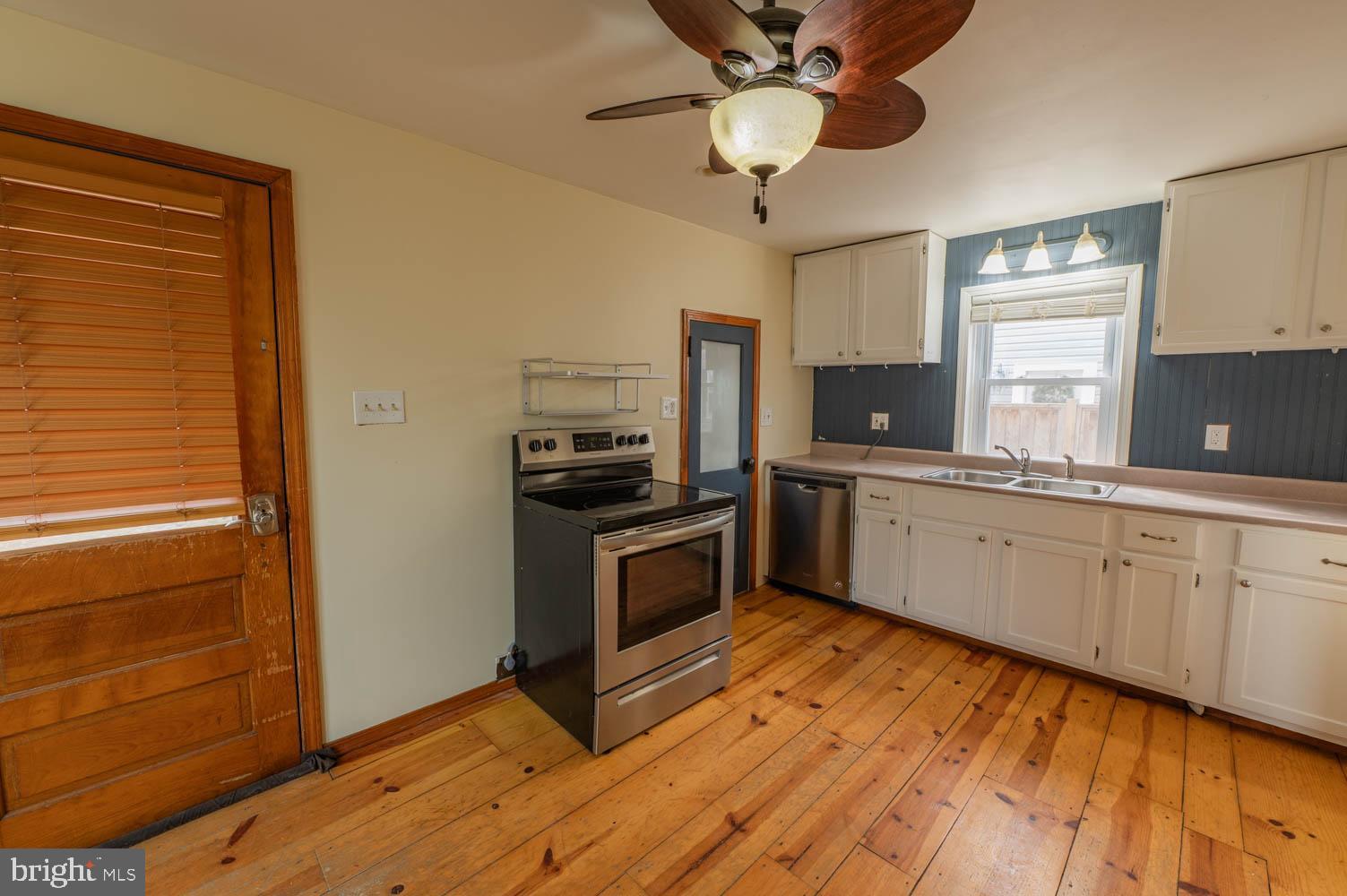 3950 Main Road West Emmaus, PA 18049 - Photo 9 of 25