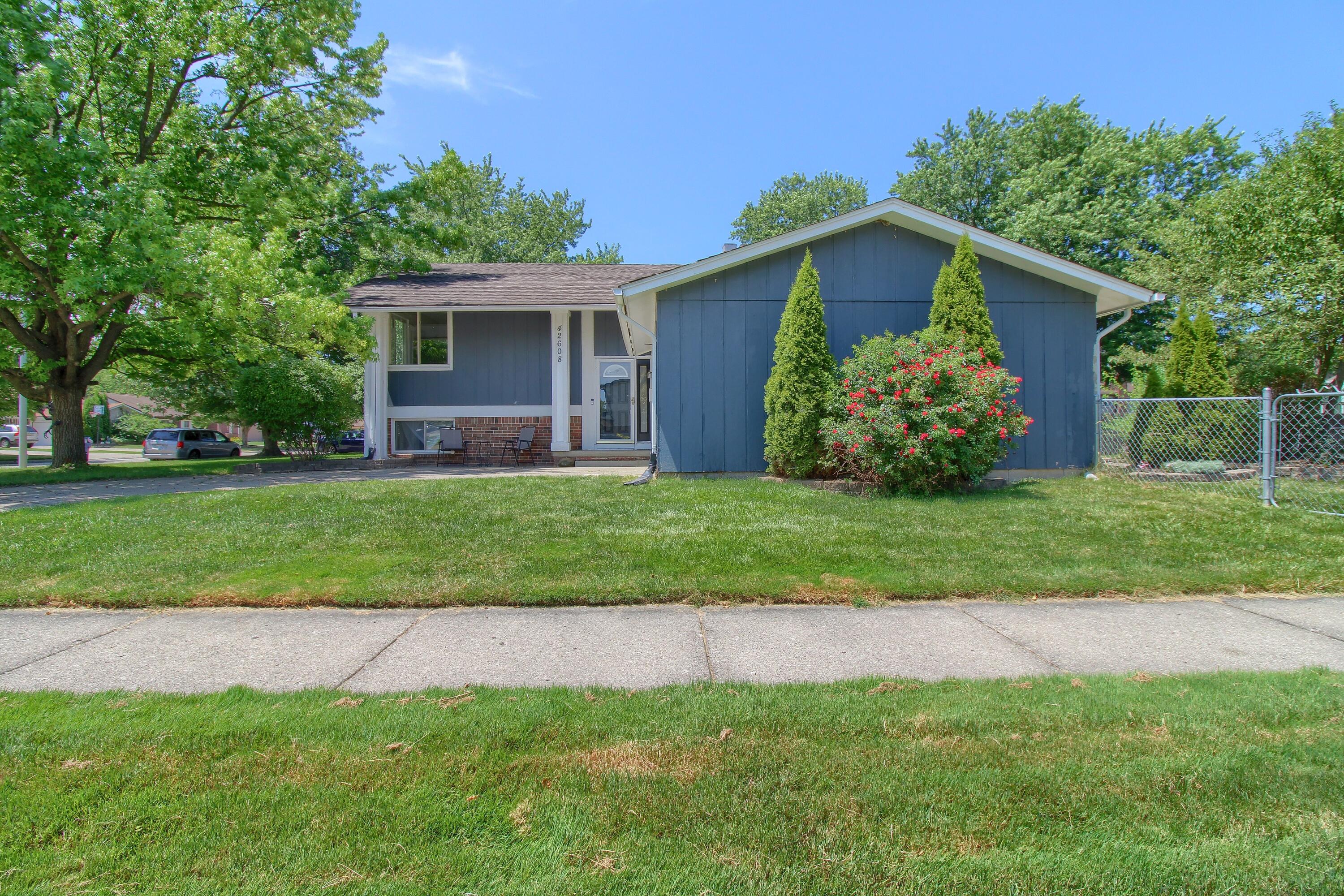42608 Hanford Road Canton, MI 48187 - Photo 30 of 32 28-Side