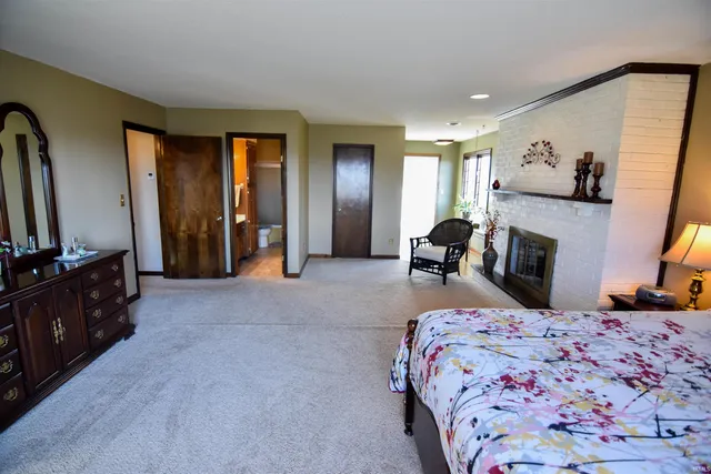 $549,888 | 11088 Owensville Road, Haubstadt, IN 47639