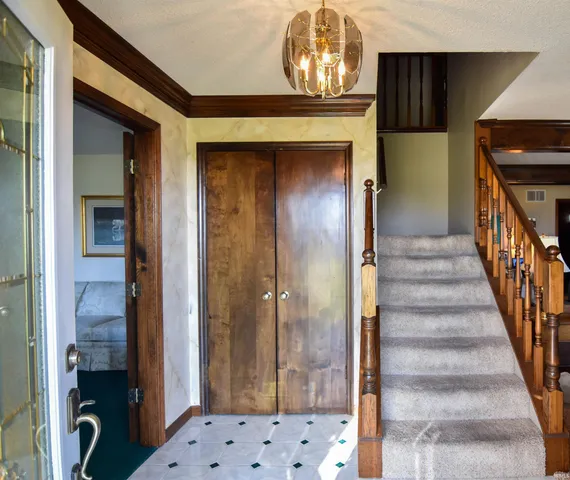 $549,888 | 11088 Owensville Road, Haubstadt, IN 47639