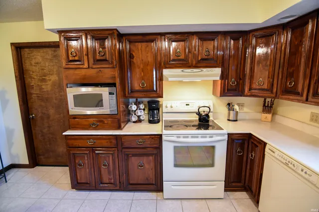 $549,888 | 11088 Owensville Road, Haubstadt, IN 47639