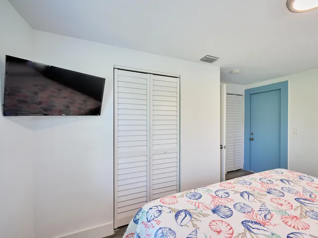 $1,600 | 2020 Washington Street, Unit 5, Hollywood, FL 33020