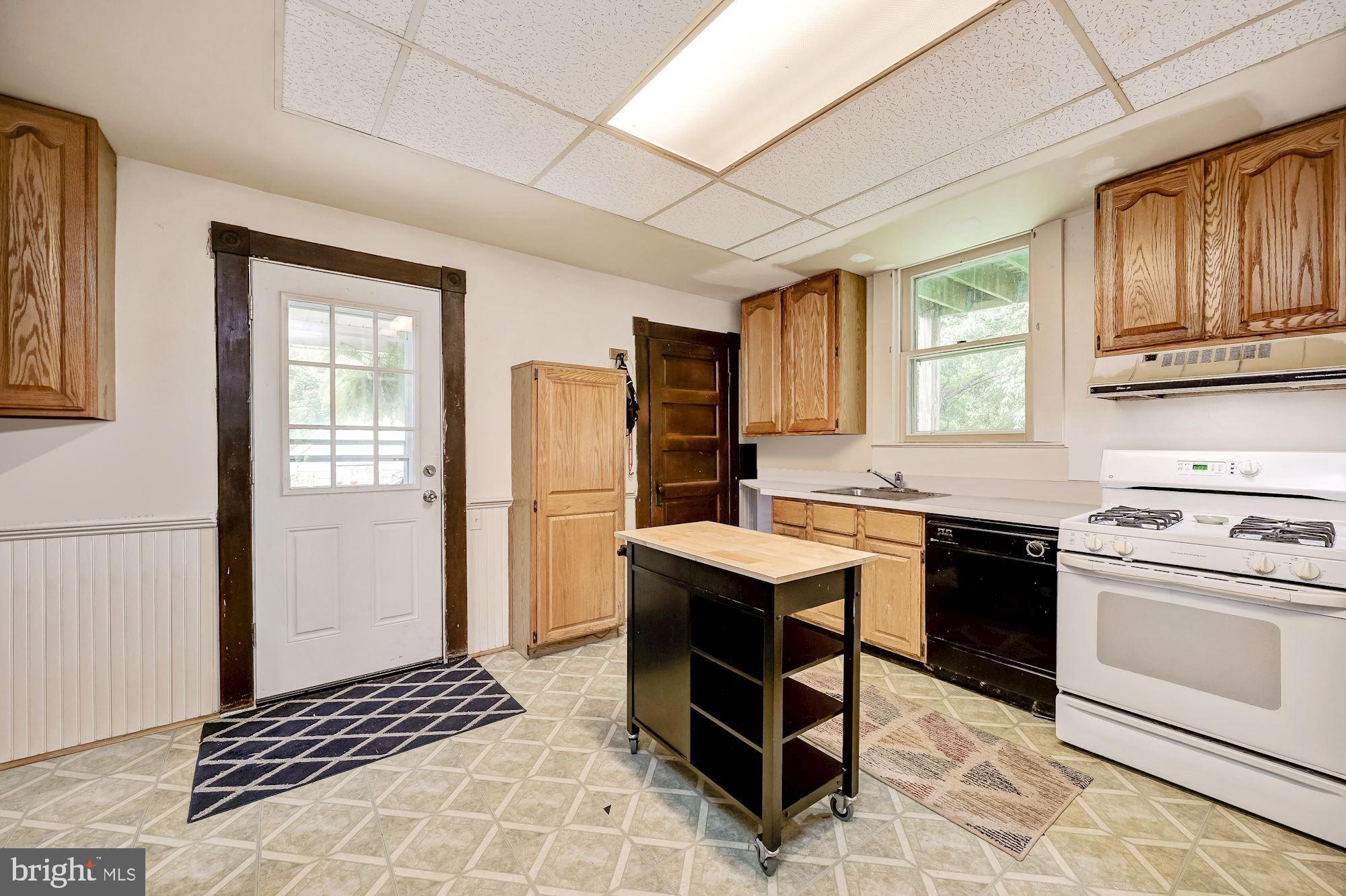 4710 Linthicum Road Dayton, MD 21036 - Photo 5 of 31 Eat-In Kitchen