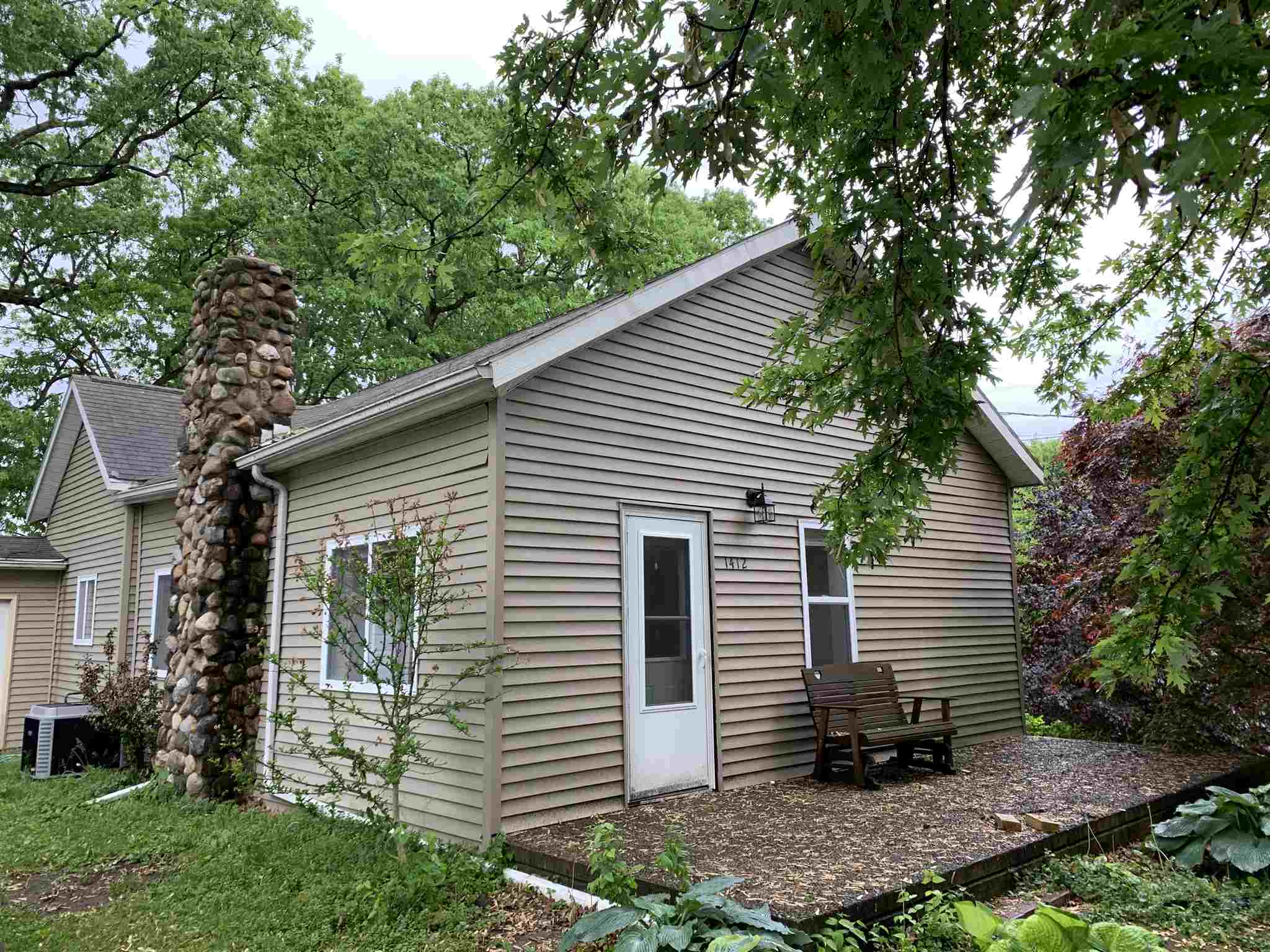 1412 Jefferson Street Rochester, IN 46975 - Photo 1 of 4