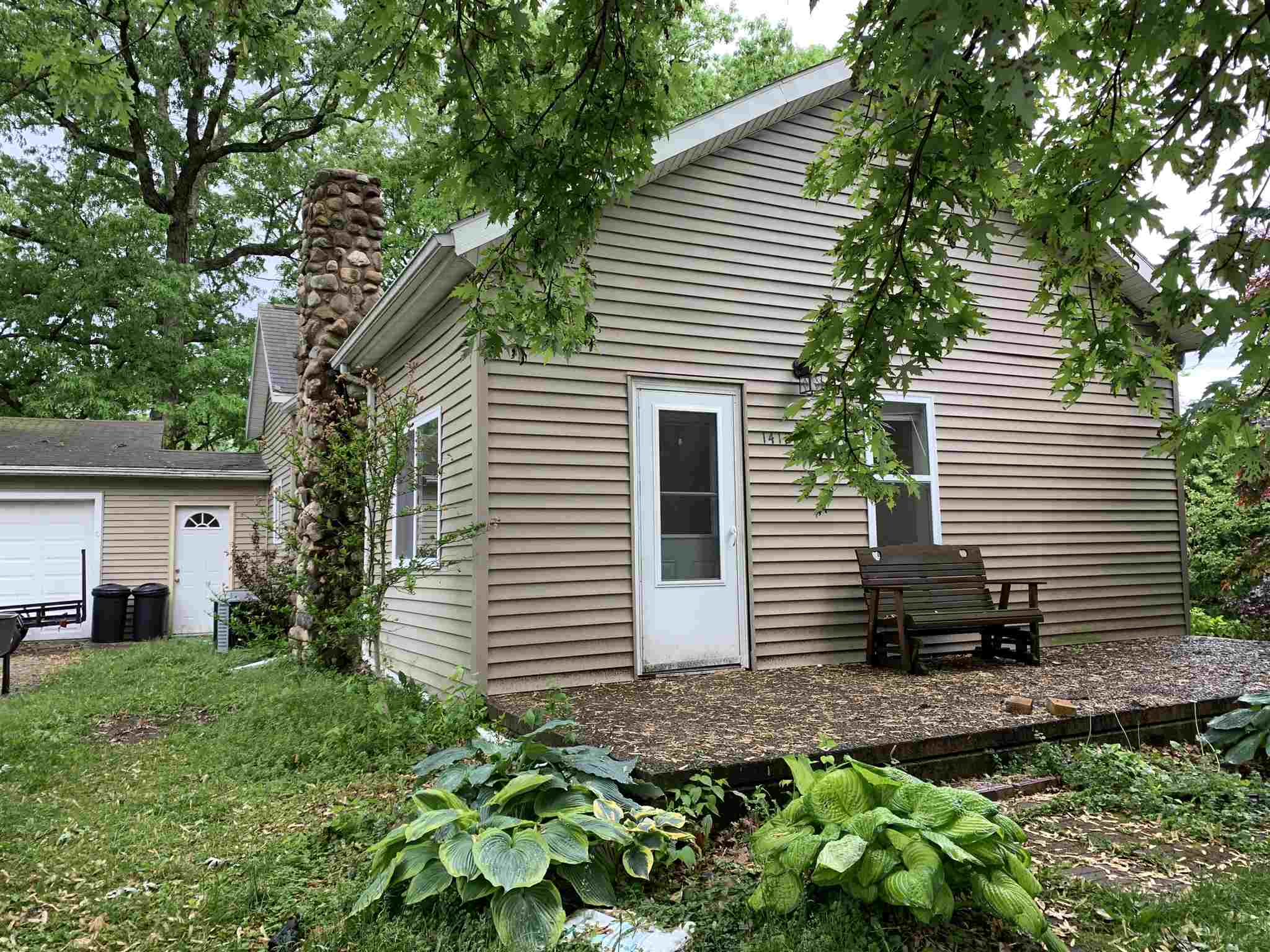 1412 Jefferson Street Rochester, IN 46975 - Photo 2 of 4