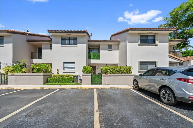 $369,900 | 13412 Southwest 62nd Street, Unit 103M, Miami, FL 33183