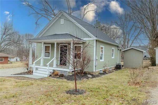 $132,700 | 1311 Center Street, Hillsboro, IL 62049