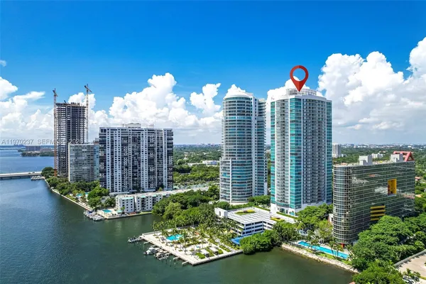 $925,000 | 2101 Brickell Avenue, Unit 306, Miami, FL 33129