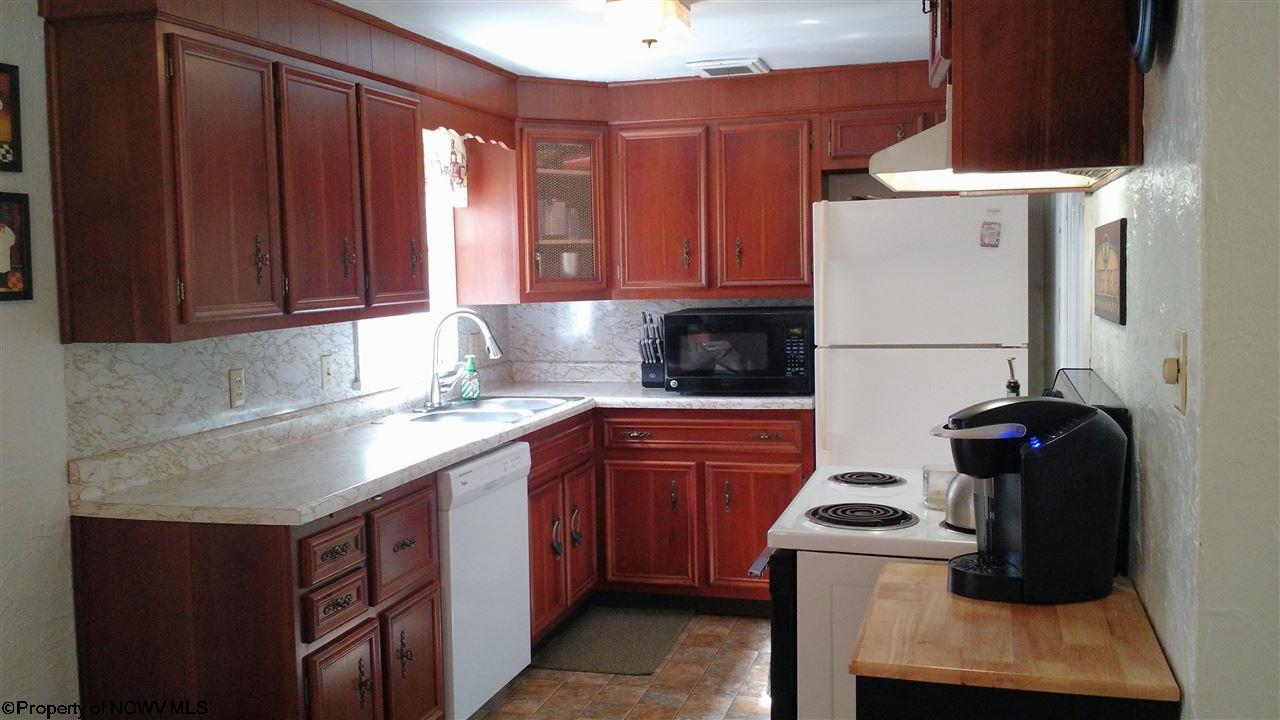 1364 Overhill Road Fairmont, WV 26554 - Photo 7 of 16 Gallery Image 7