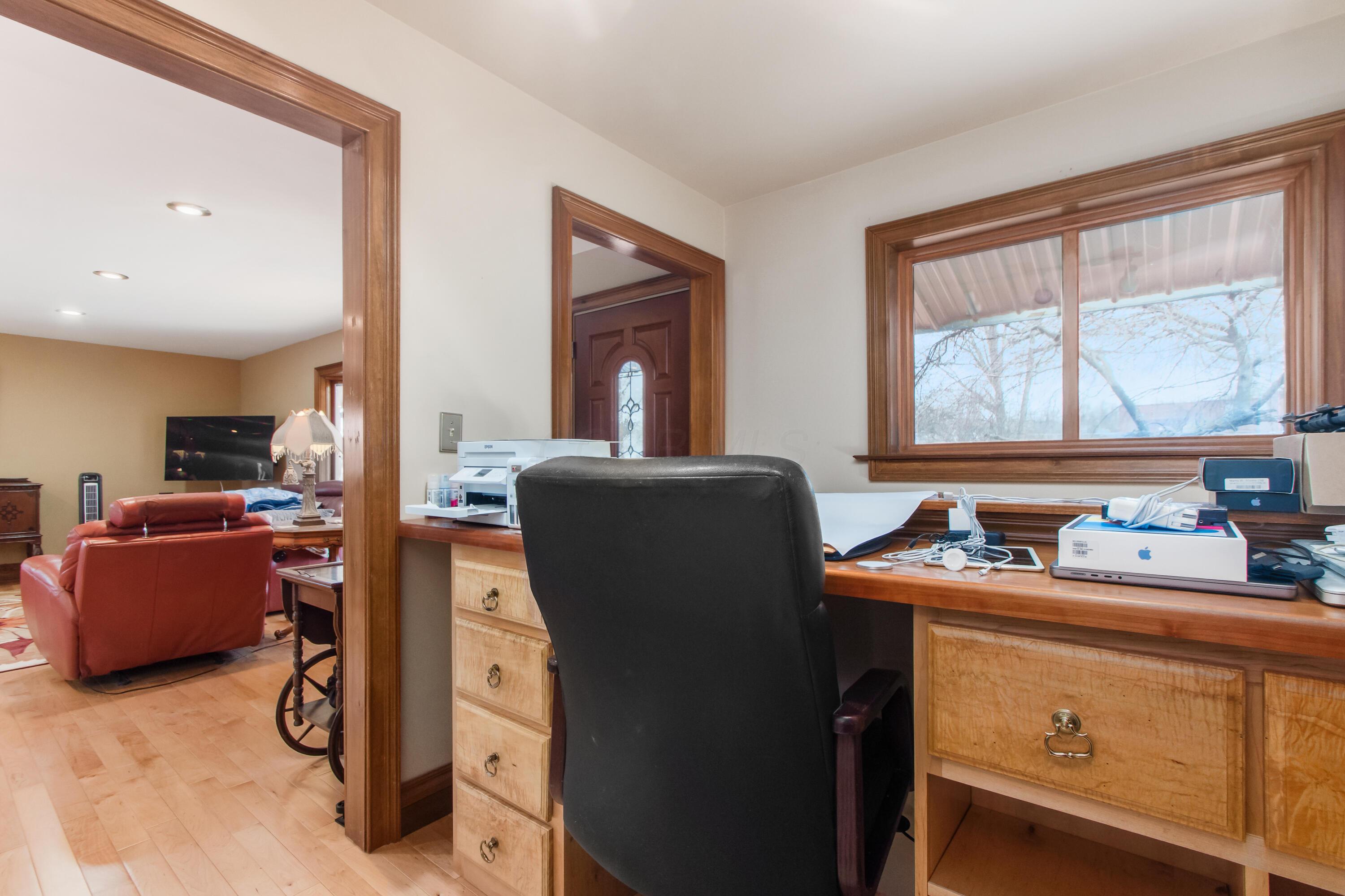 12580 Robins Road Westerville, OH 43082 - Photo 14 of 67 027_3a0be9c_M_12580_Robins029