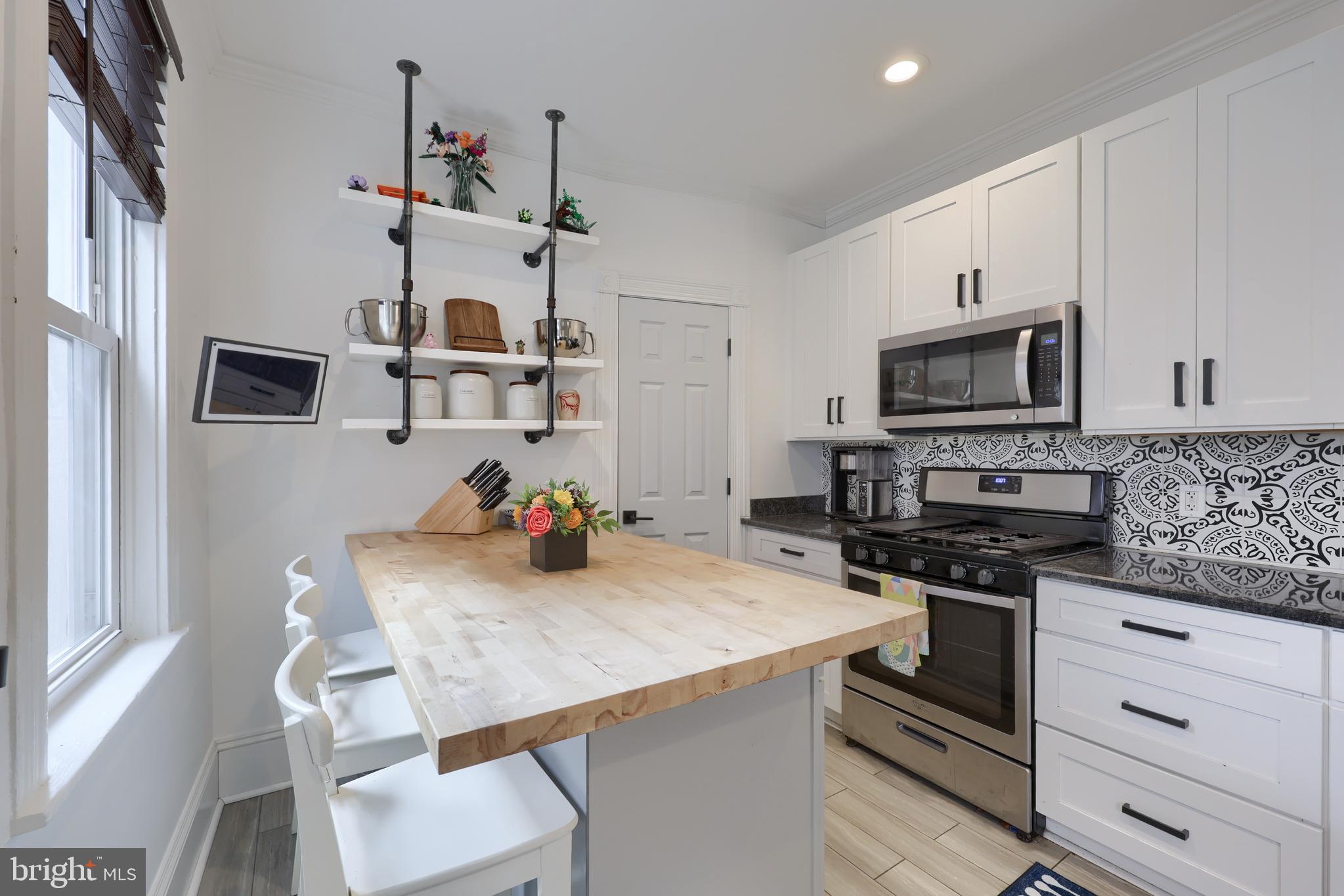 652 4th Street Lancaster, PA 17603 - Photo 17 of 39 Large Kitchen Island