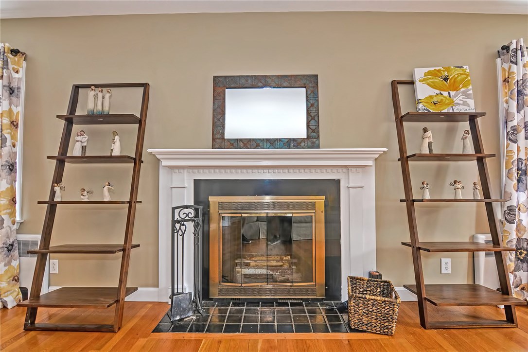 117 Scarborough Road Pawtucket, RI 02861 - Photo 7 of 34 Gallery Image 7