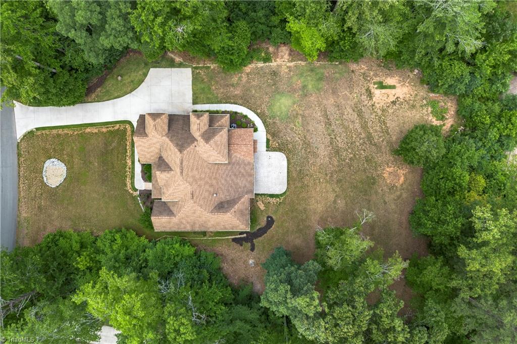 5414 Rambling Road Greensboro, NC 27409 - Photo 5 of 37