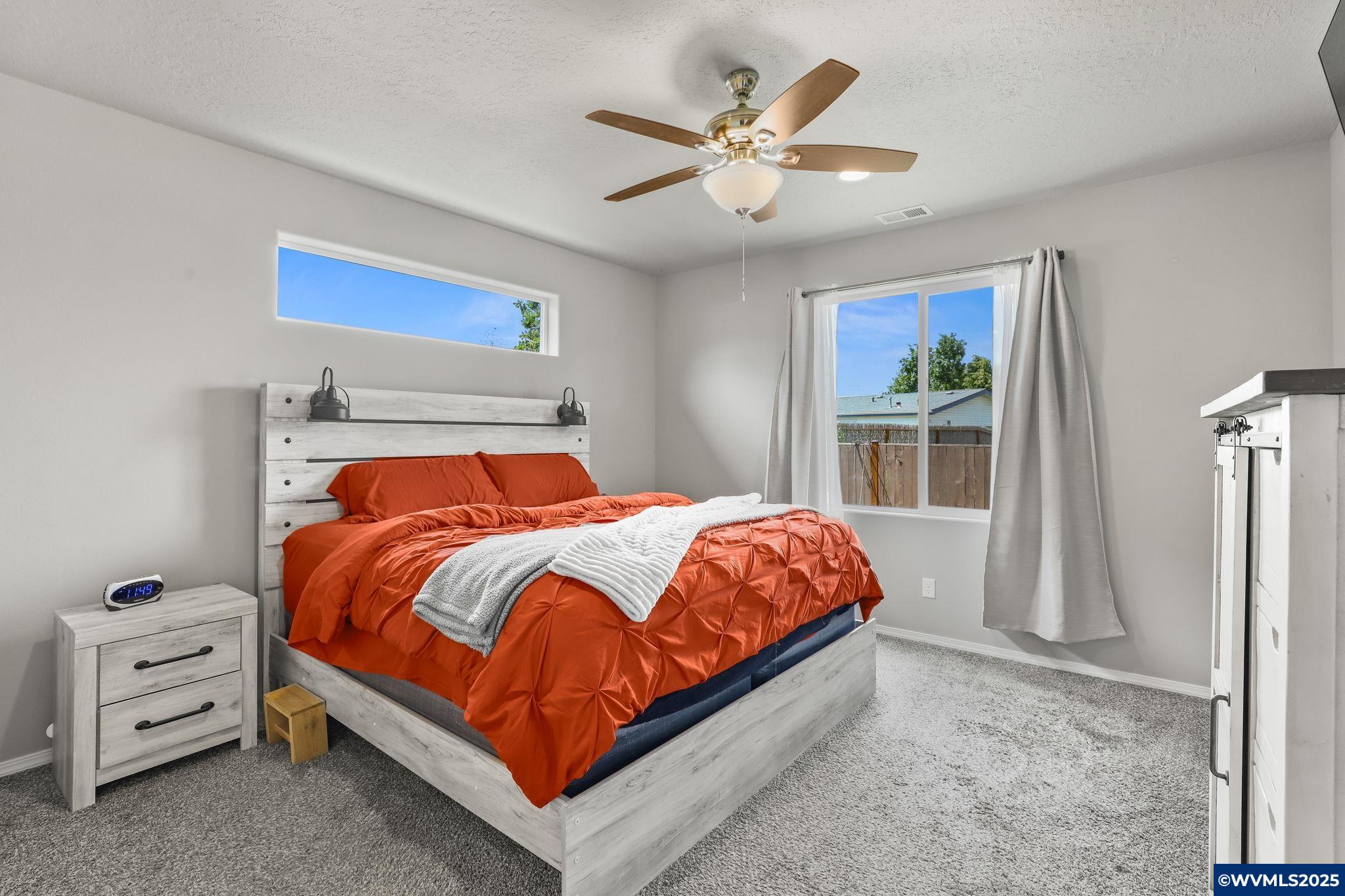 2210 Streamside Way Lebanon, OR 97355 - Photo 16 of 36 Gallery Image 16