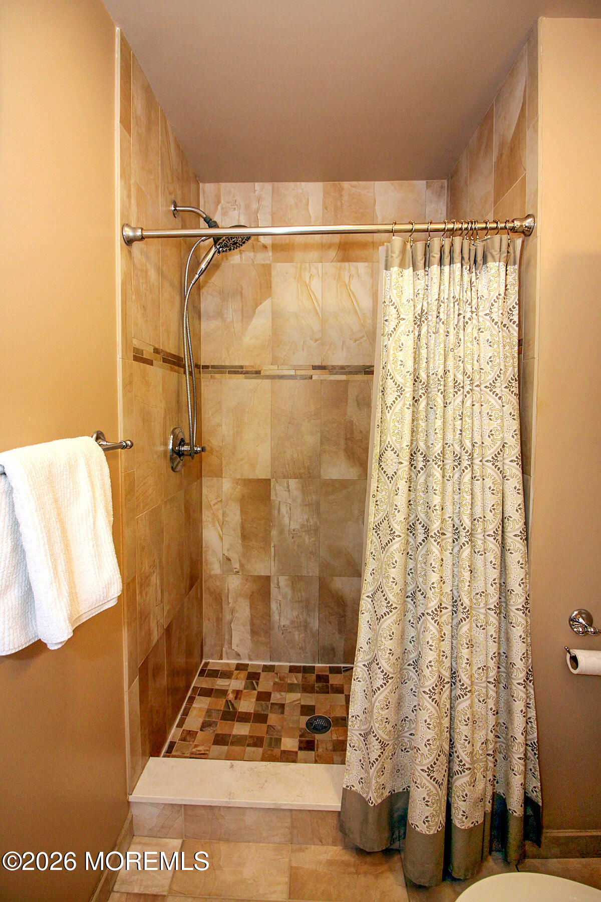 14 Kiwi Loop Howell, NJ 07731 - Photo 15 of 25 Primary Bath