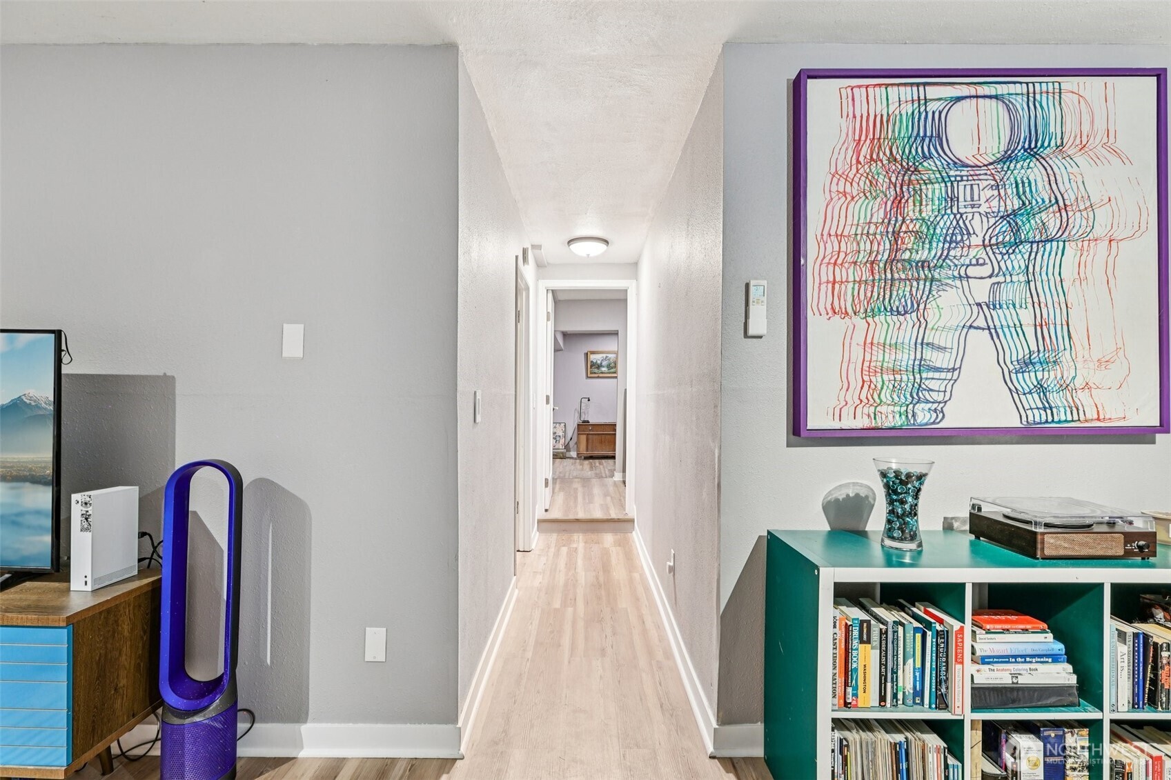 29 Maple Court Bellingham, WA 98229 - Photo 22 of 39 a view of front door with hallway