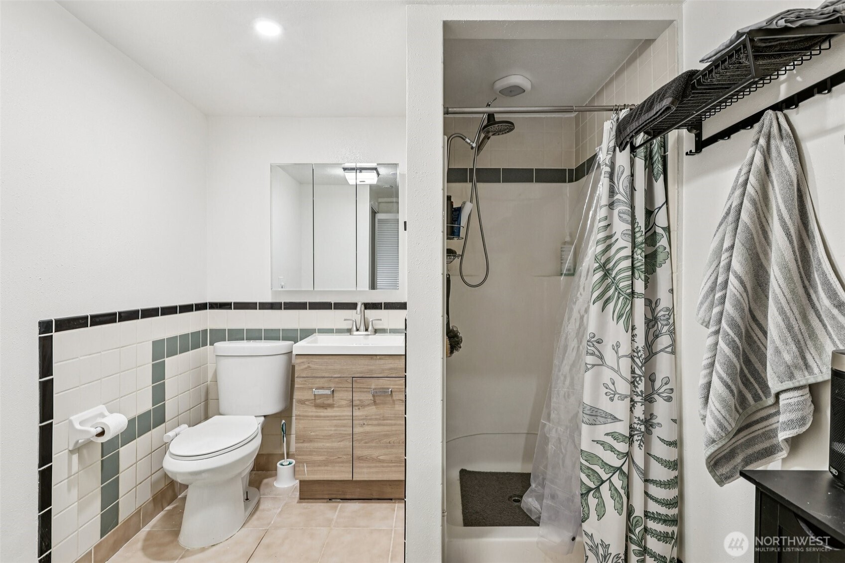 29 Maple Court Bellingham, WA 98229 - Photo 23 of 39 a bathroom with a toilet and a shower