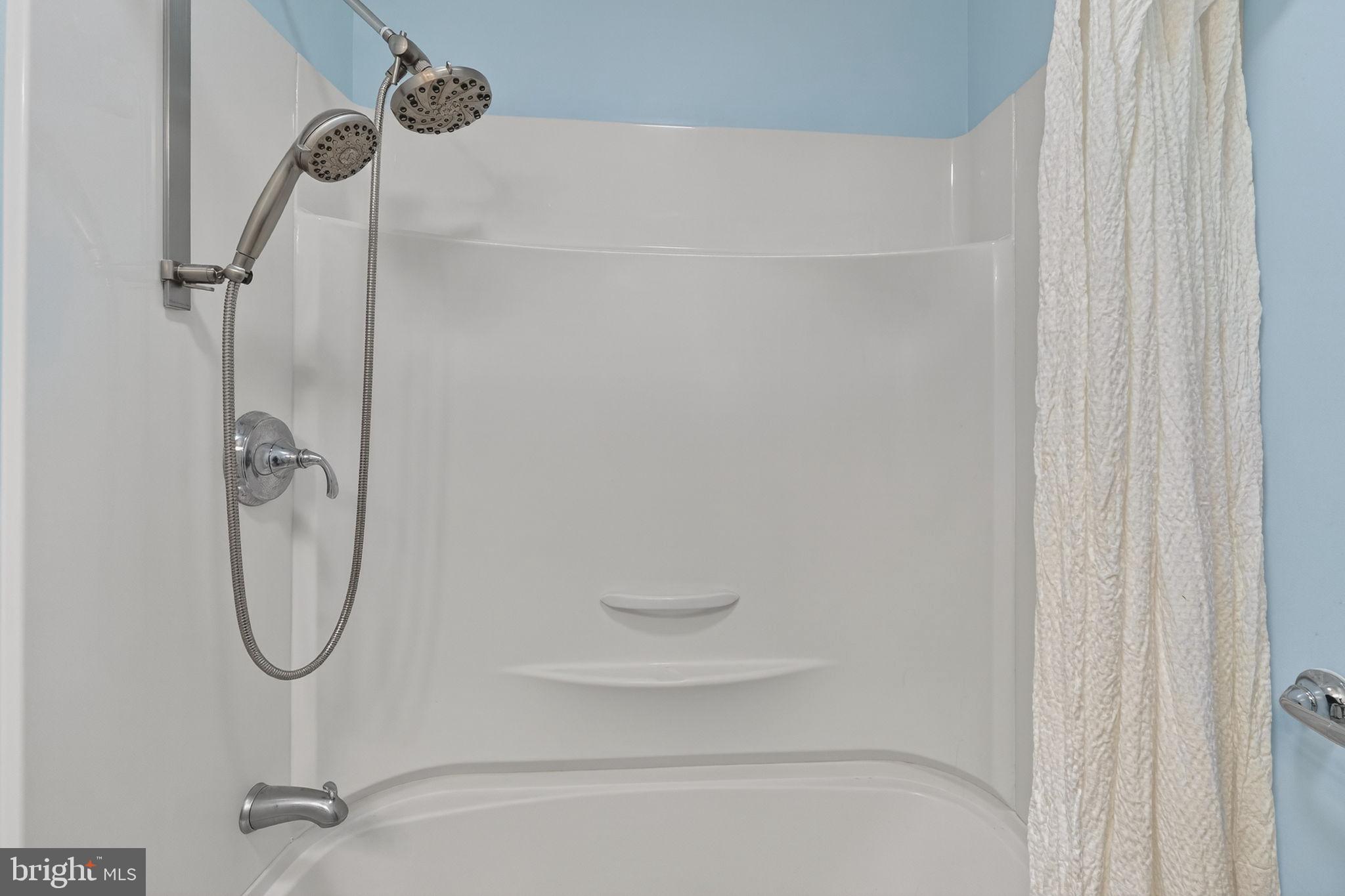 6424 Cabell Court Springfield, VA 22150 - Photo 25 of 43 Guest Bathroom