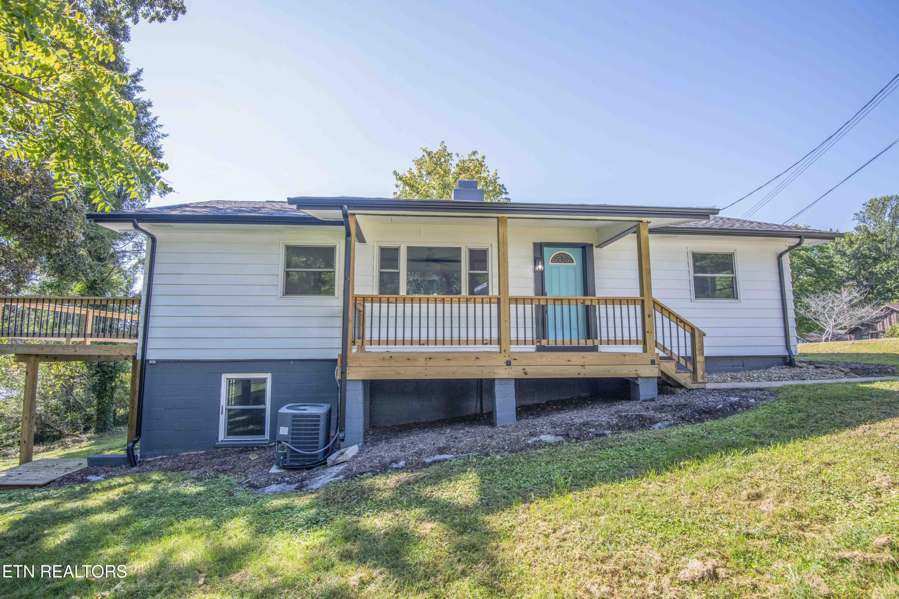 304 Firestone Road Oak Ridge, TN 37830 - Photo 1 of 50 Front View