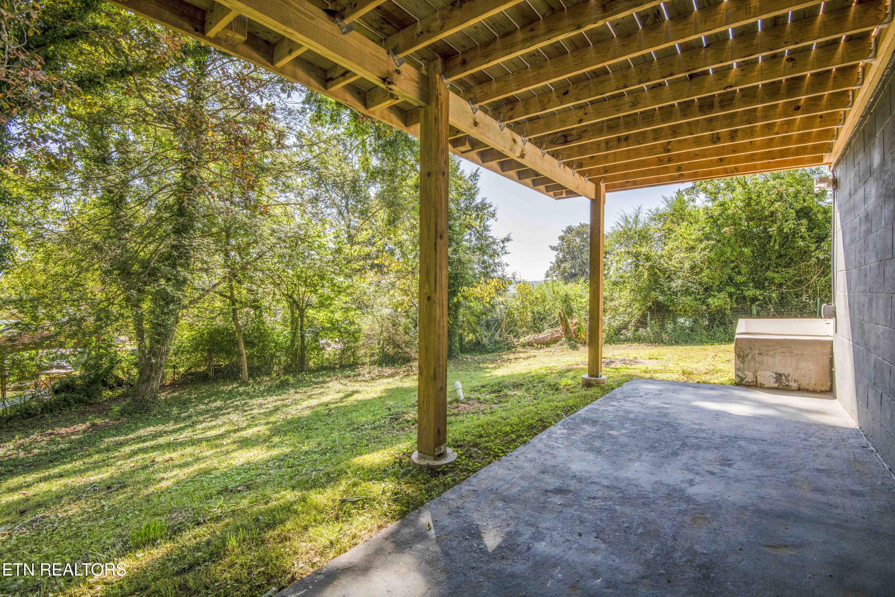 304 Firestone Road Oak Ridge, TN 37830 - Photo 15 of 50 yard
