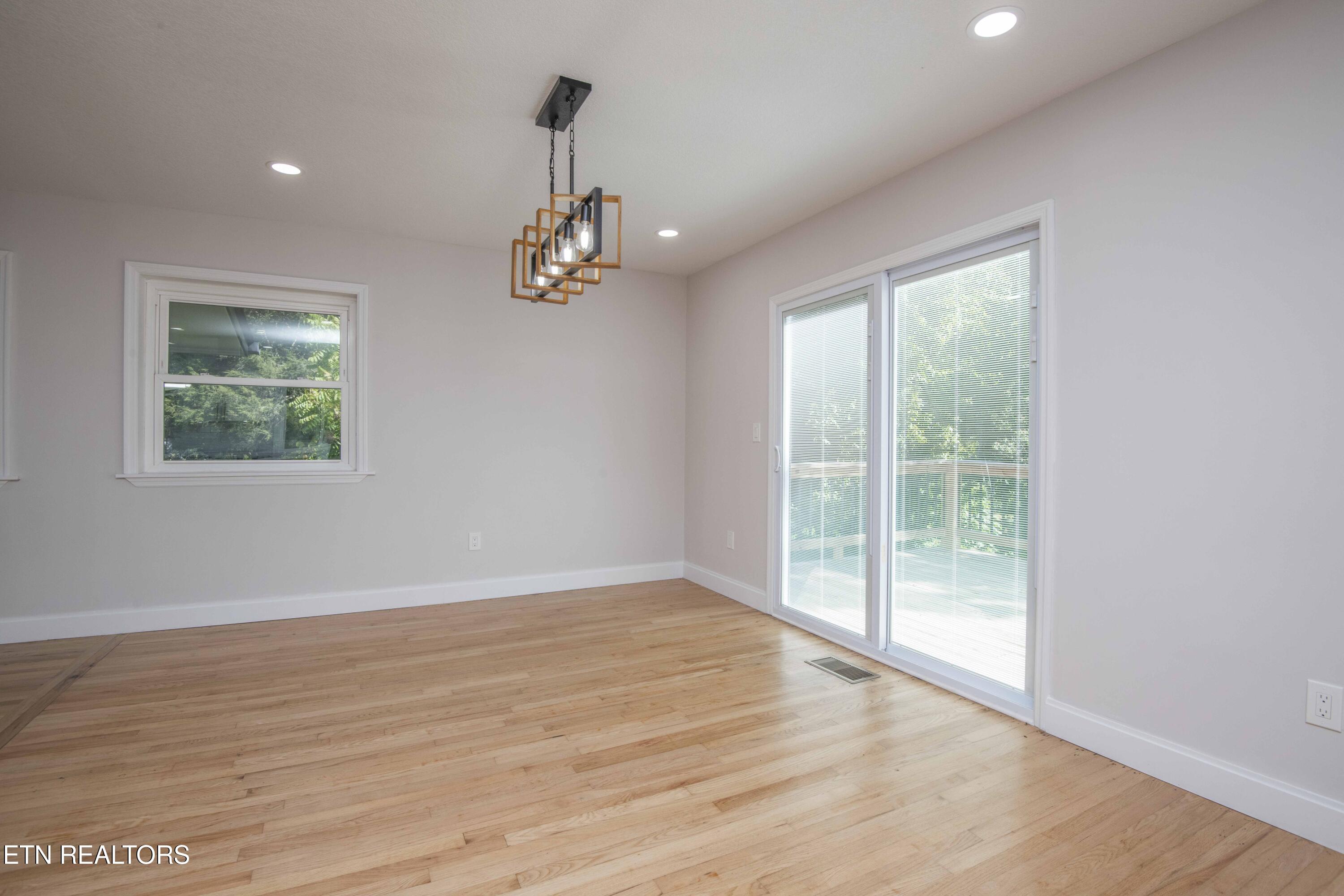 304 Firestone Road Oak Ridge, TN 37830 - Photo 27 of 50 dining