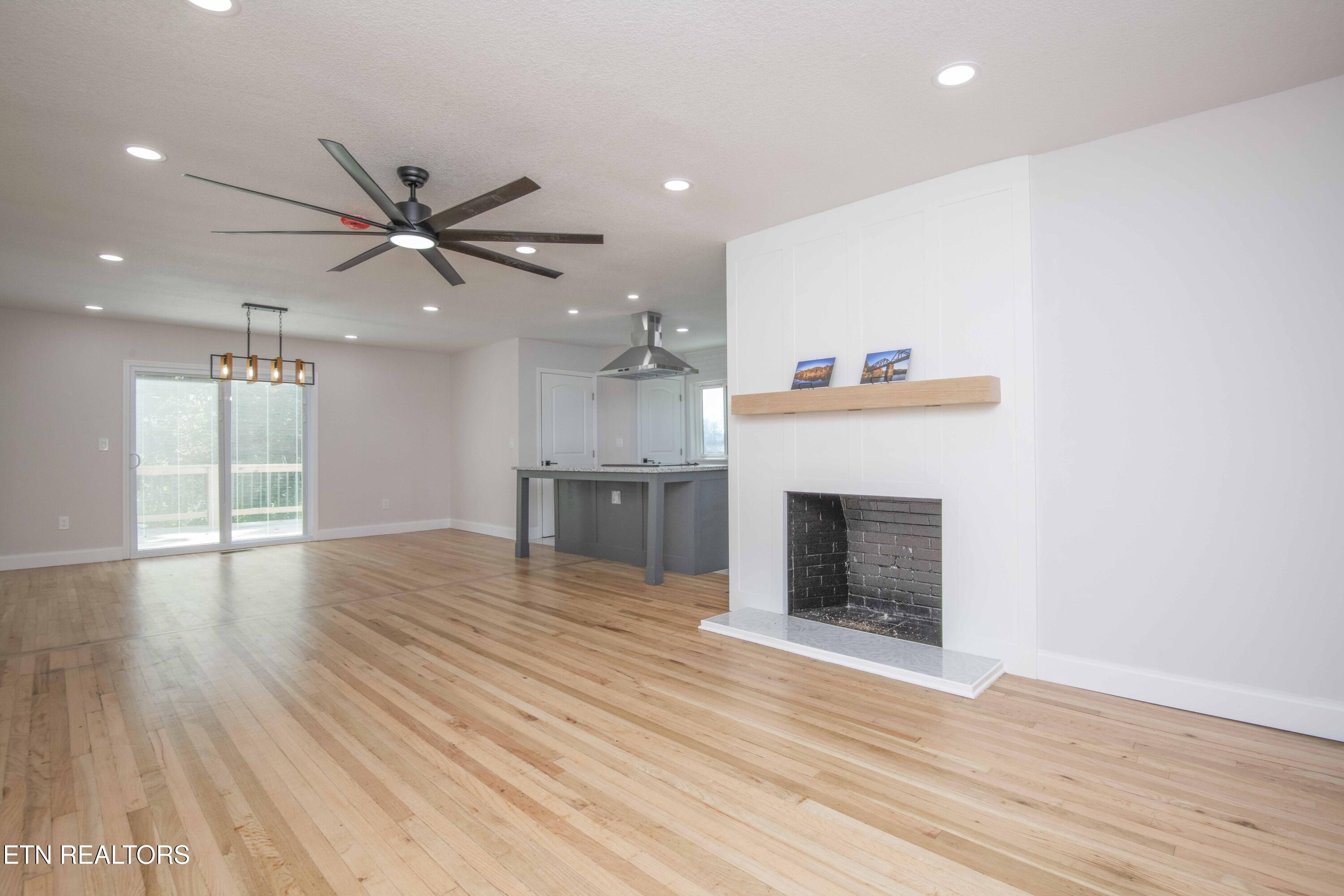 304 Firestone Road Oak Ridge, TN 37830 - Photo 30 of 50 living