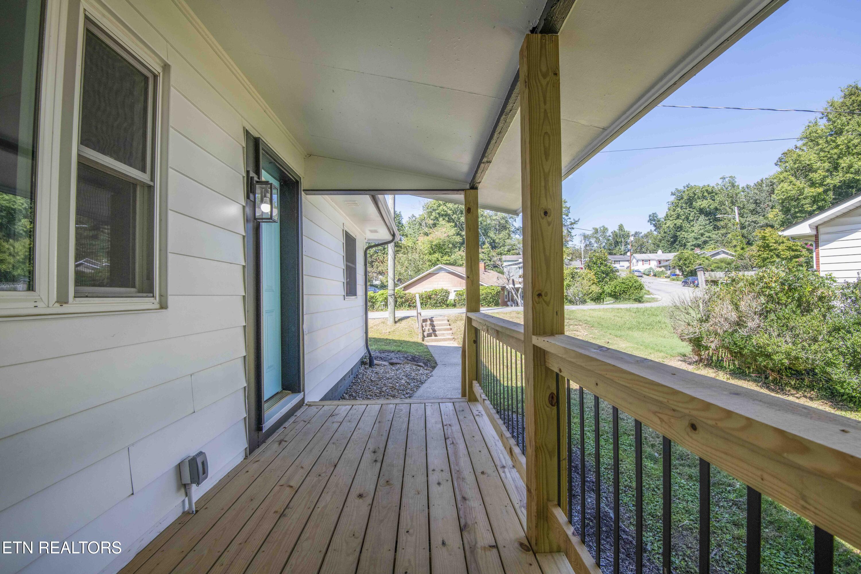 304 Firestone Road Oak Ridge, TN 37830 - Photo 3 of 50 porch